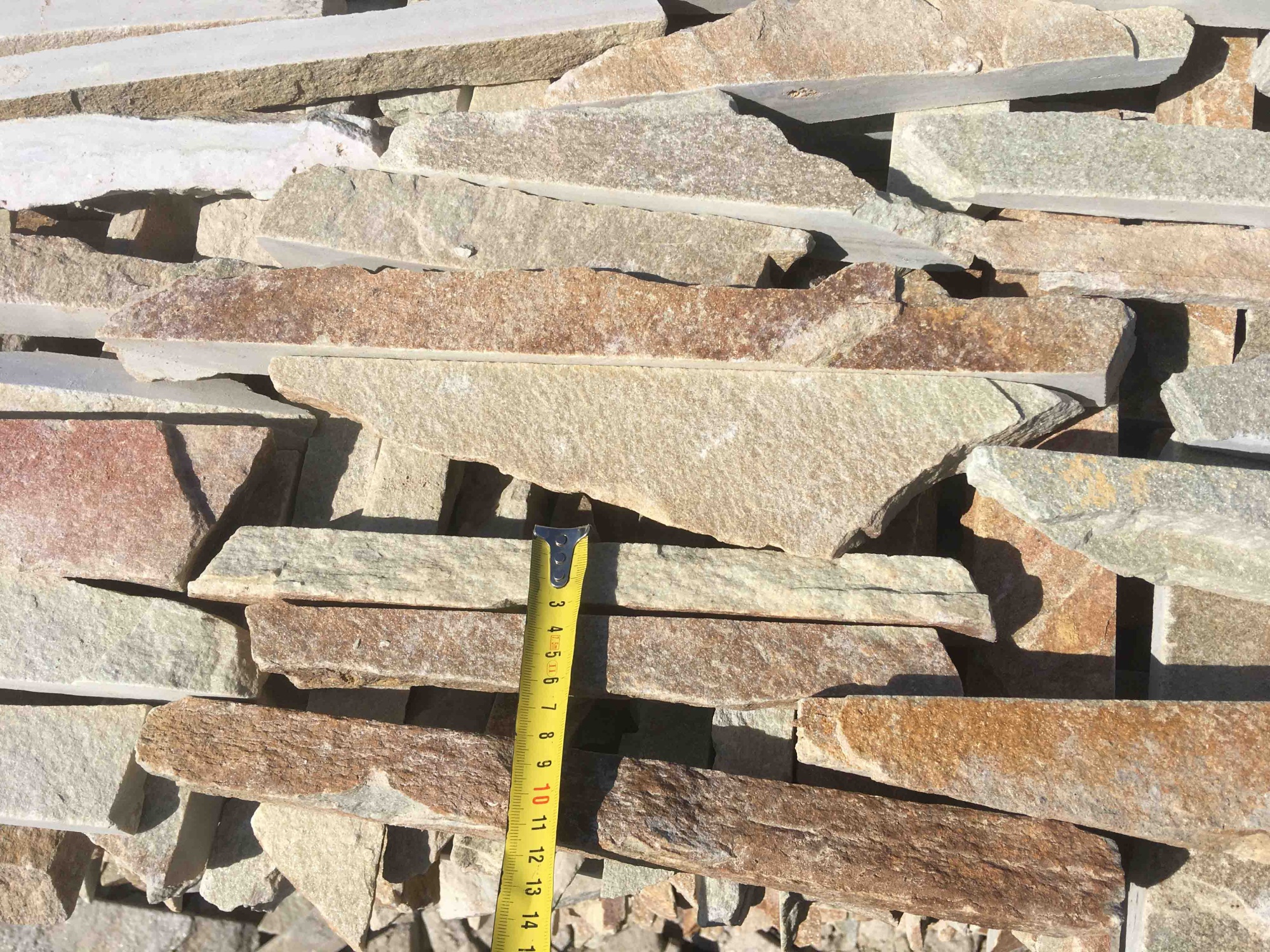 Горбушка златолит золотистый для облицовки купить в Тульской области