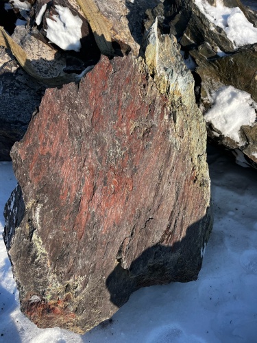 Ландшафтные глыбы красно-фиолетовые 200-1000 килограмм купить в Тульской области