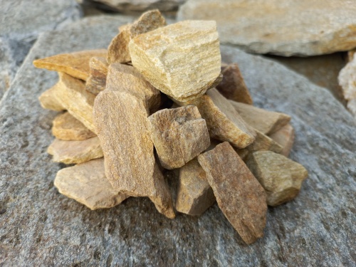 Златолит жёлтый декоративная каменная крошка купить в Тульской области