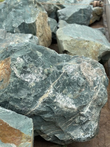 Камни для ландшафтного дизайна зелёные 10-60 килограмм купить в Тульской области