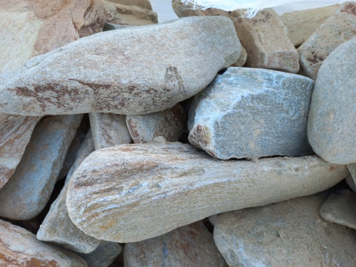 Златолит жёлтый, жёлто-зелёный глыбки и валуны для ланшафтного дизайна купить в Тульской области