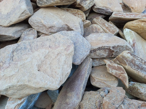 Златолит жёлтый, жёлто-зелёный глыбки и валуны для ланшафтного дизайна купить в Тульской области