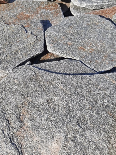 Златолит серебристый галтованный для лестниц купить в Тульской области