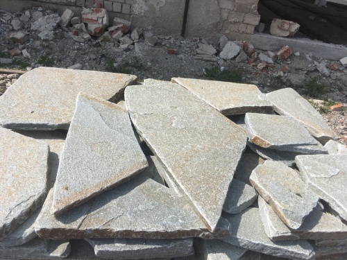 Златолит серебристый галтованный для лестниц купить в Тульской области